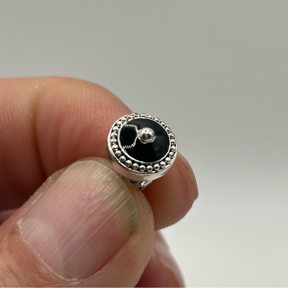 Elegant Black and Silver Tone 'Costume Jewelry' Ring SZ. 8 & 2 Sets of earrings - Picture 13 of 16